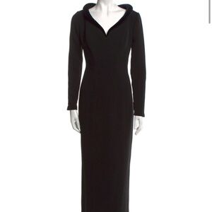 ISO thierry mugler black dress . Message if you have it and want to sell.